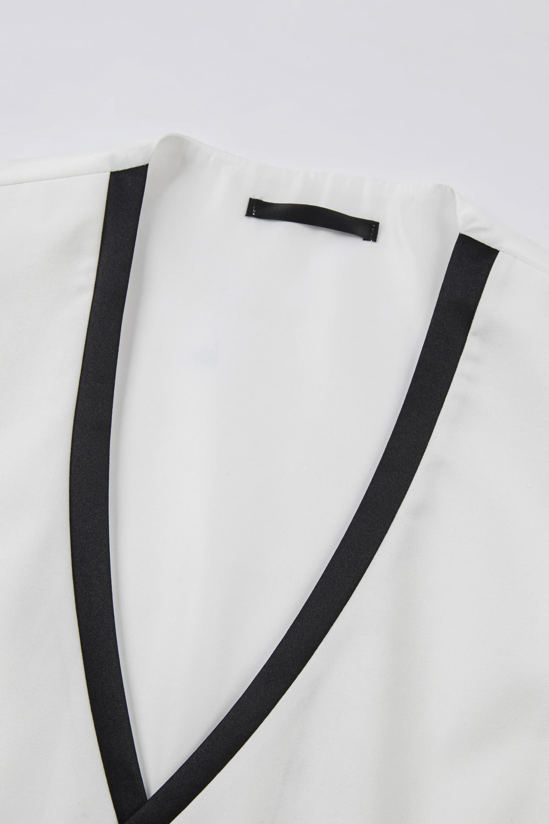 Alabaster Horizon White Black Satin Shawl Collar 3-Piece Slim Fit Tuxedo Set